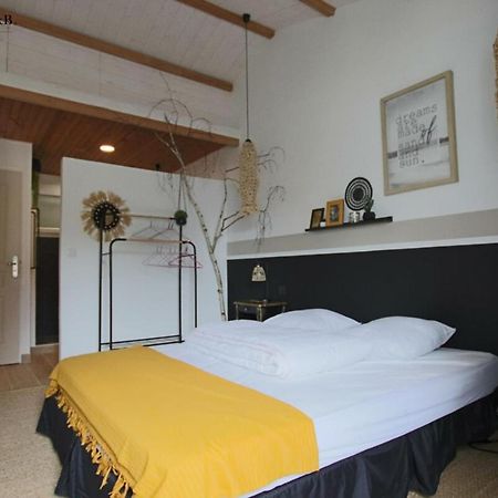 House On The Island Of Oleron Near The Cotiniere Villa Saint-Pierre-d'Oleron Buitenkant foto